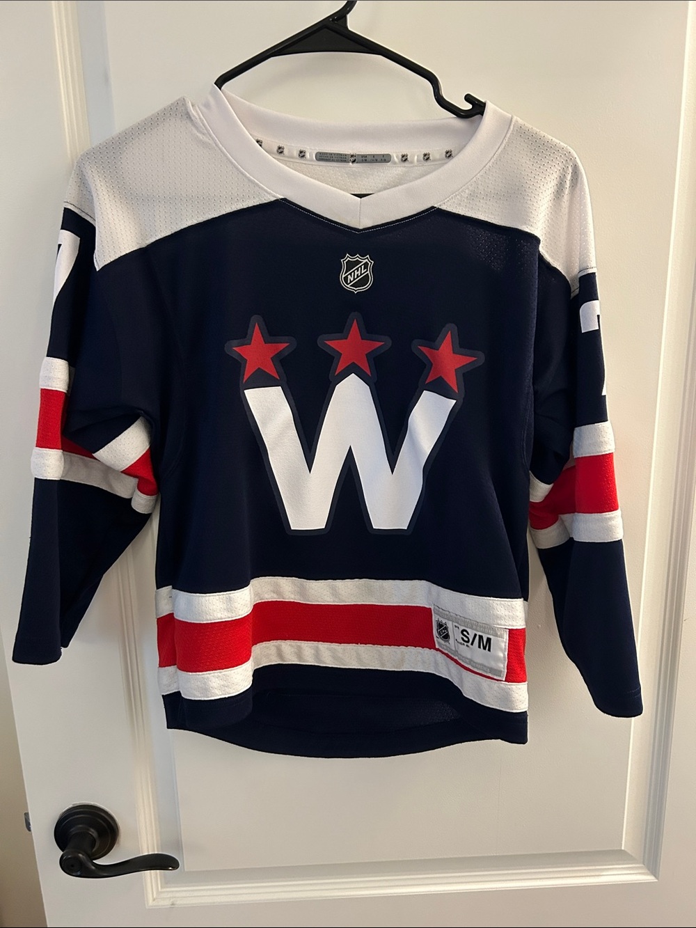 NHL Kids Navy, Red & White Capitals 'W' Hockey Jersey